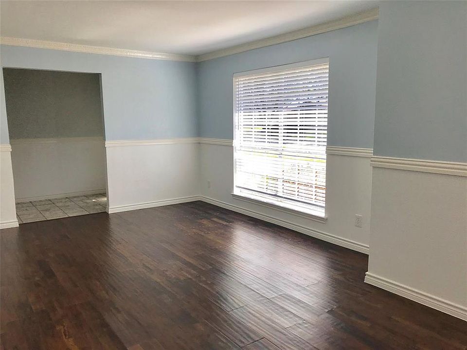 2nd image of 907 Serenade Ln