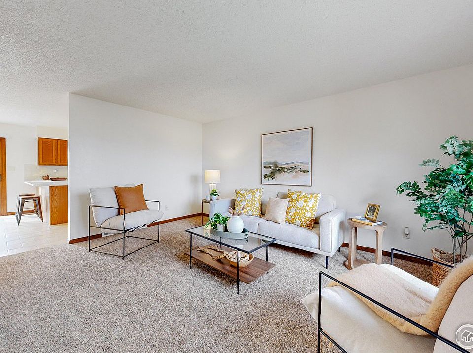 1st image of 804 1st St