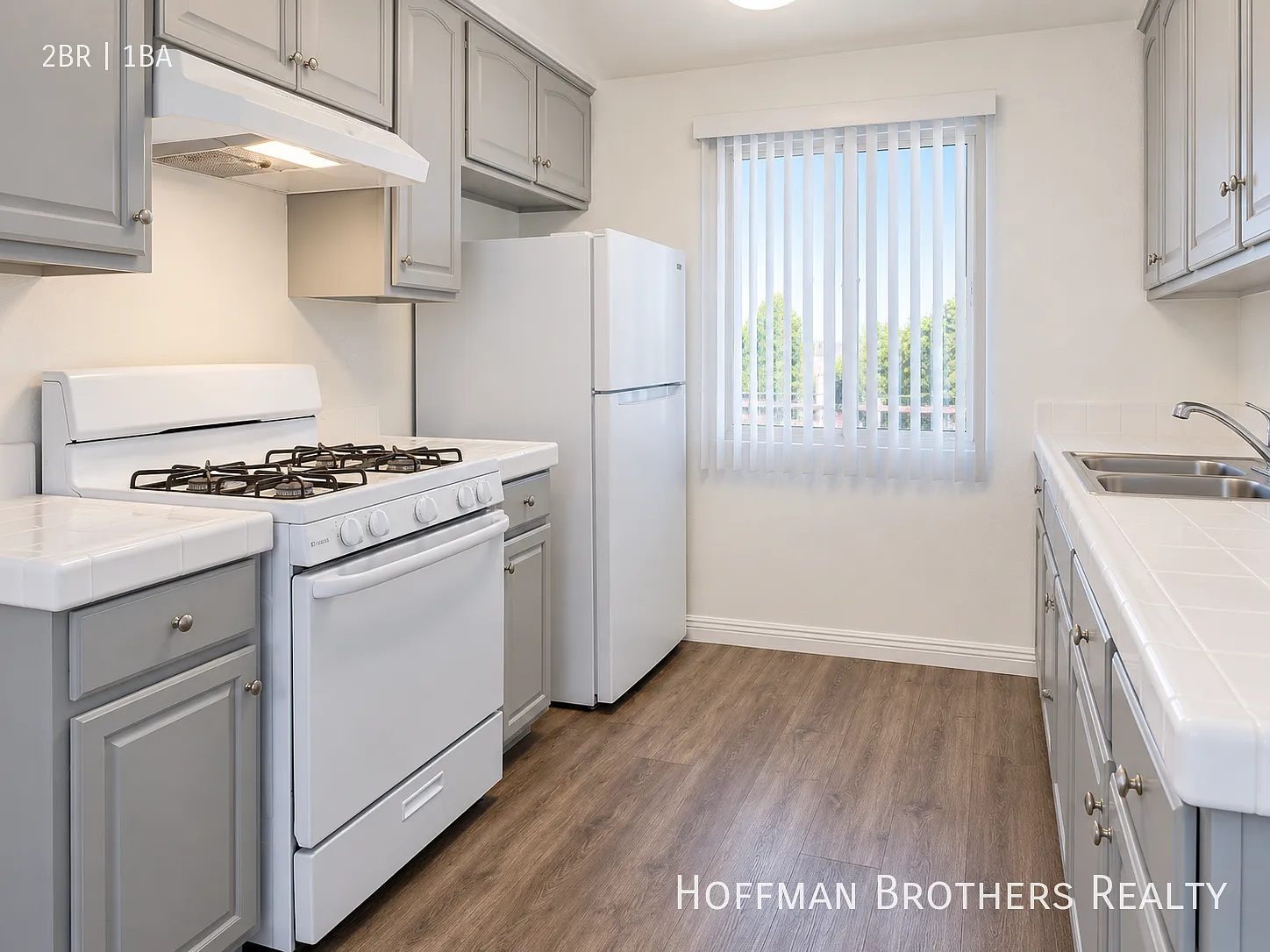 Well-Proportioned Residence with a Versatile, Easy-Flow Layout — Photo 2