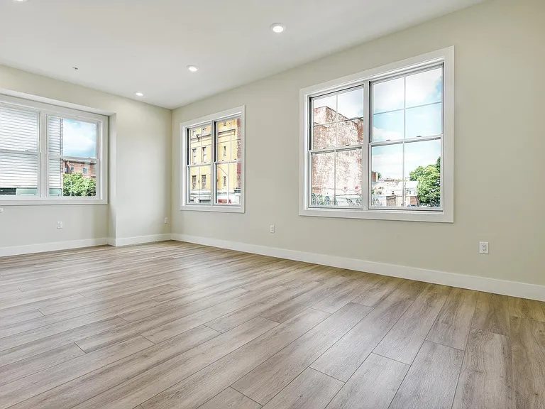 611 Communipaw Ave #A — Photo 6