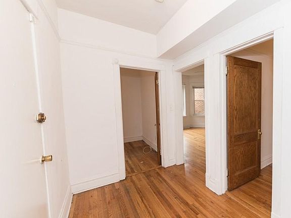 5th image of 3820 N Sheffield Ave #1727