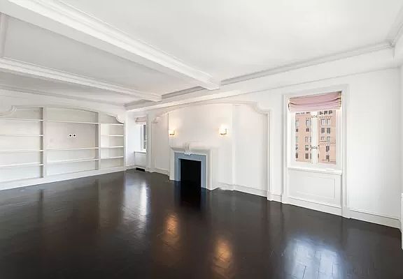 3rd image of 166 E 63rd St APT 17A