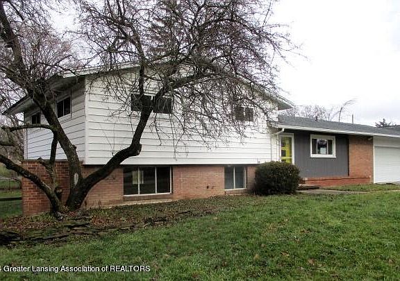 2nd image of 1611 Woodside Dr