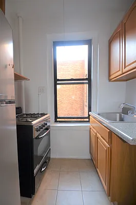 Rented by CITY SKYLINE REALTY INC | media 19