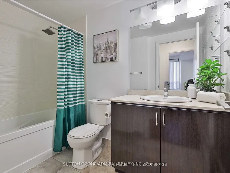 7171 Yonge St #405 — Photo 19