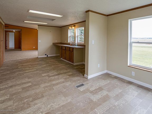 3rd image of 14190 Sunfield Hwy
