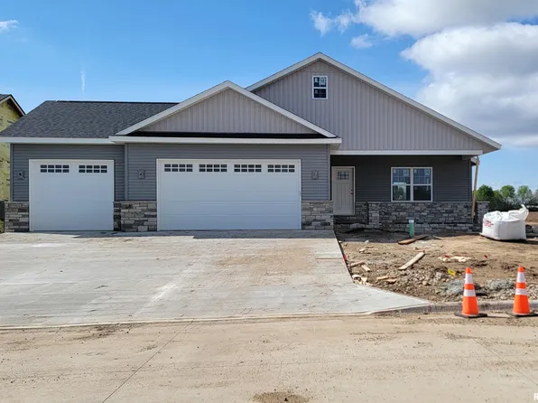 1320 Hillcrest Dr, Chillicothe, IL 61523