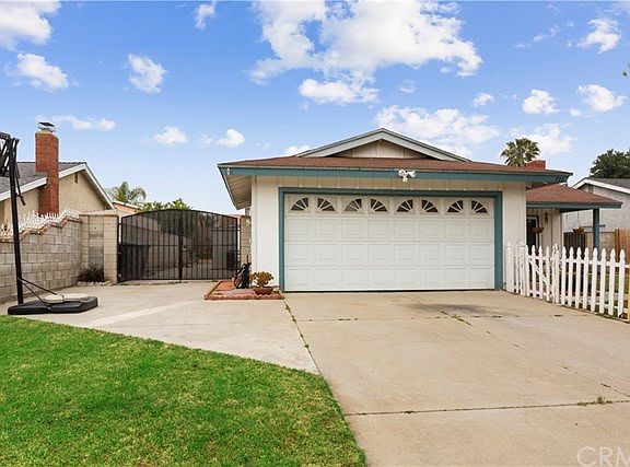 5th image of 728 Camelot Ct
