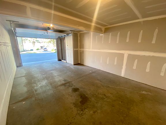 4th image of 3809 Cliffside Dr APT 11