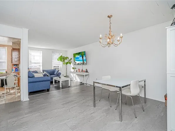 400 Lefferts Avenue image 2 of 40