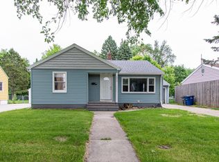 634 11th St N, Moorhead, MN 56560