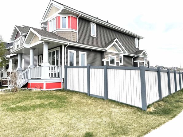 7043 22nd Ave SW, Edmonton, AB T6X 0T8