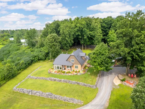 18833 Paragon Rd, South Glengarry, ON K6H 5R5