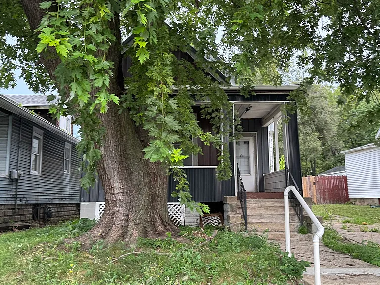 315 W Nebraska Ave — Photo 2
