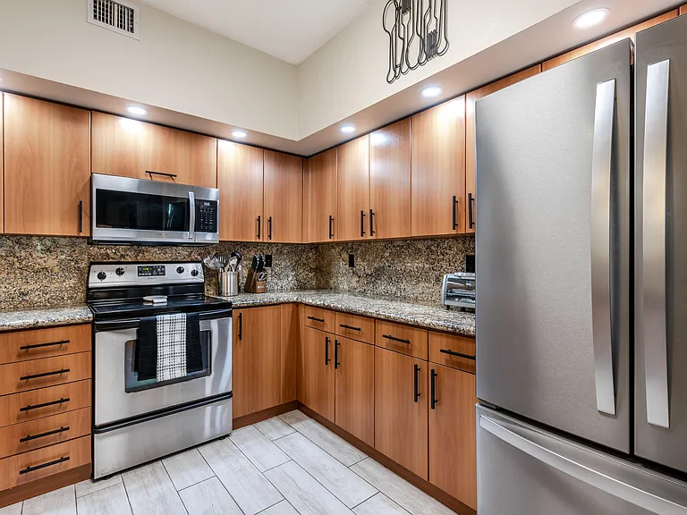 255 NE 3rd Ave #2212 — Photo 9