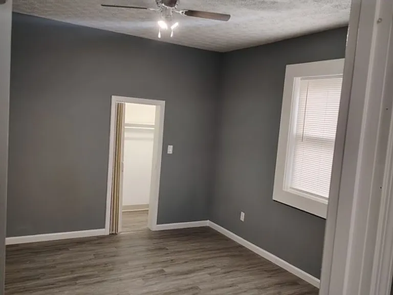 609 E Mulberry St — Photo 5