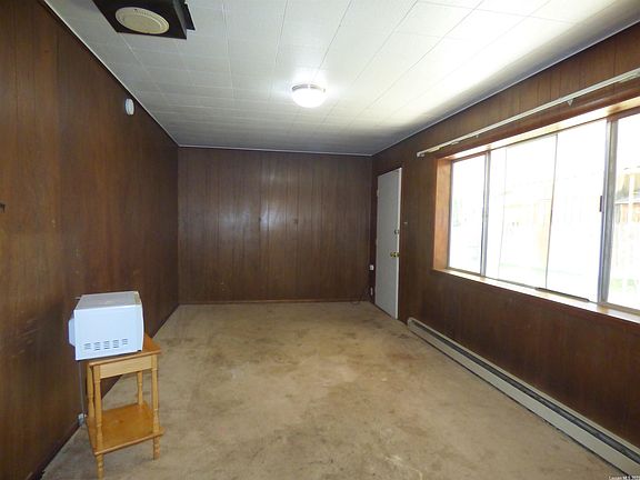 2nd image of 640 Juniper St