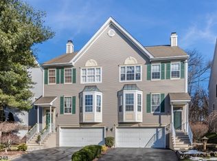 71 Warbler Dr, Wayne, NJ 07470