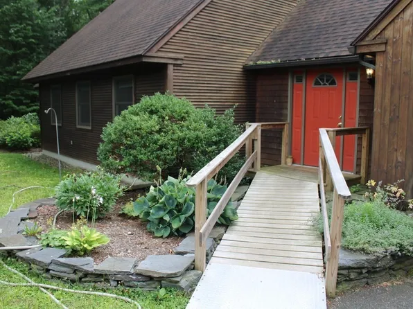 117 Sandgully Rd, South Deerfield, MA 01373