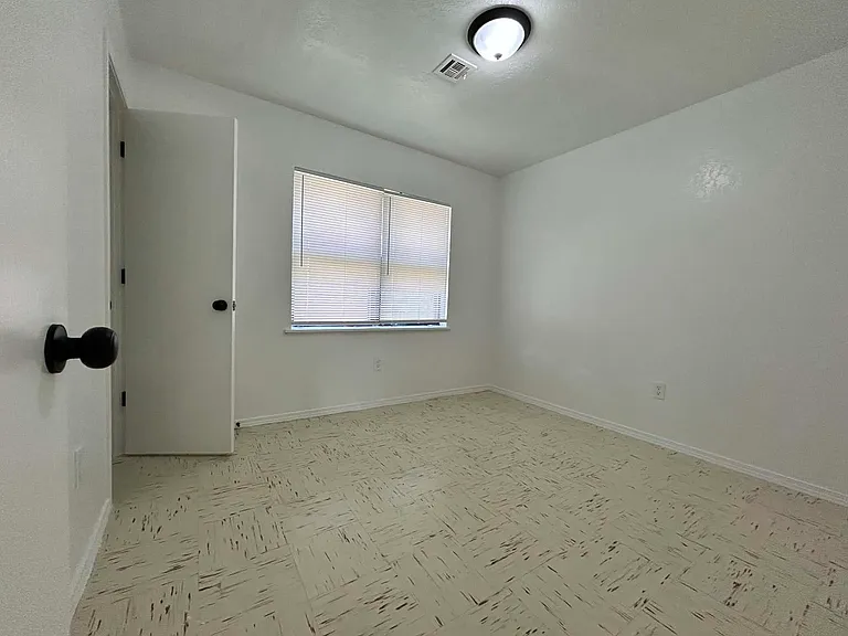 224 Bainbridge Ave — Photo 12