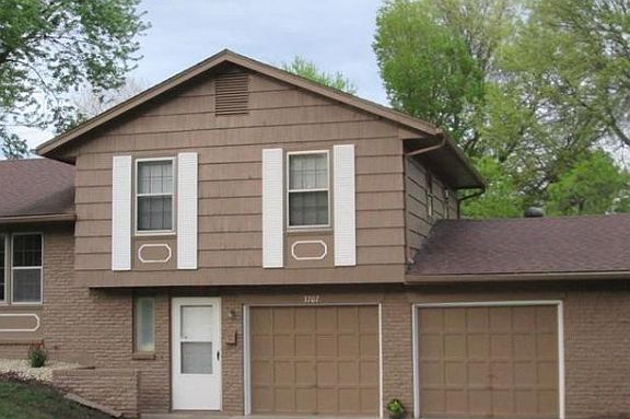 2nd image of 3707 S Greenwich Ln