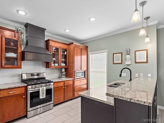 4th image of 200 Fountain Crest Dr