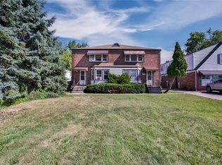 660 Cleveland Dr, Cheektowaga, NY 14225