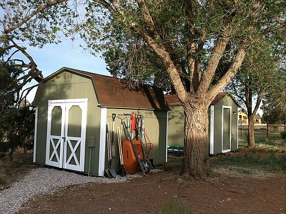 Sheds for tools, shop ... 