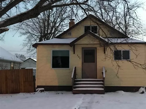 121 13th St W, International Falls, MN 56649