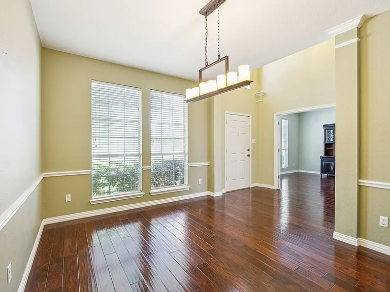 3201 Kent Dr — Photo 10