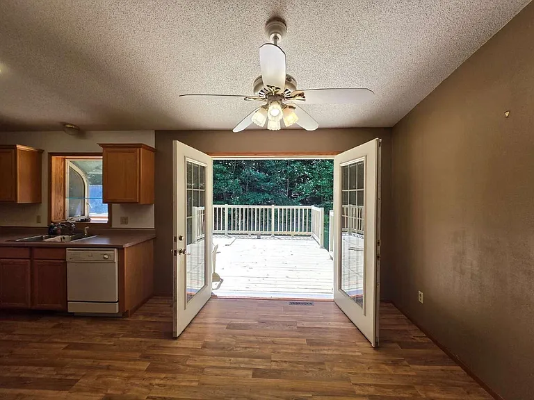 E11975 E Robin Rd — Photo 16