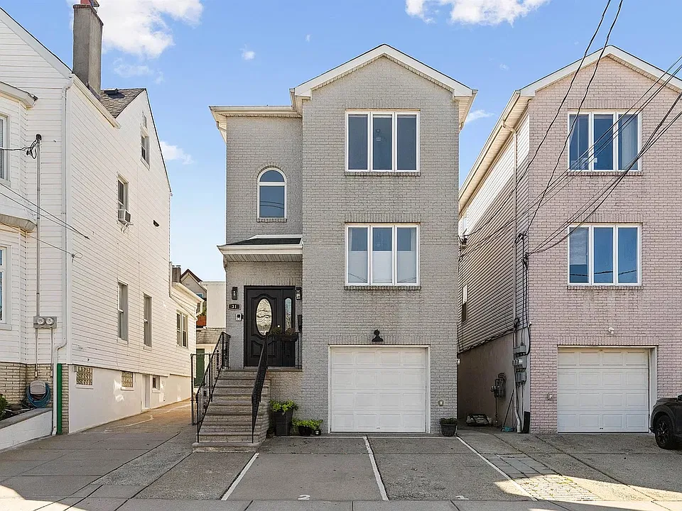 31 6th St #2