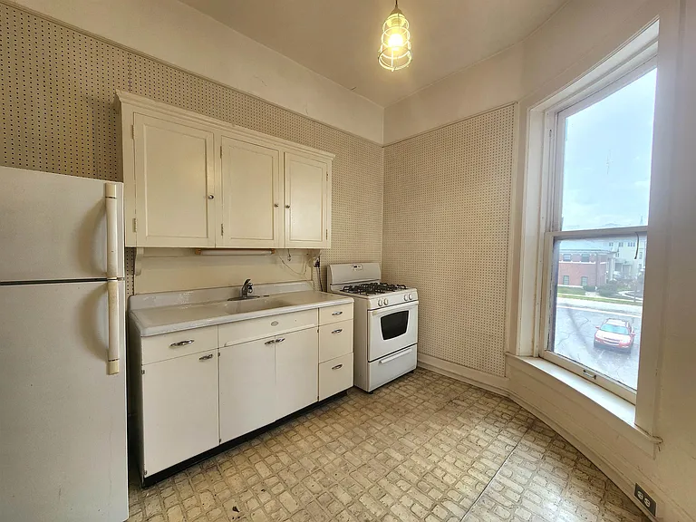 814 Center Ave #D — Photo 10