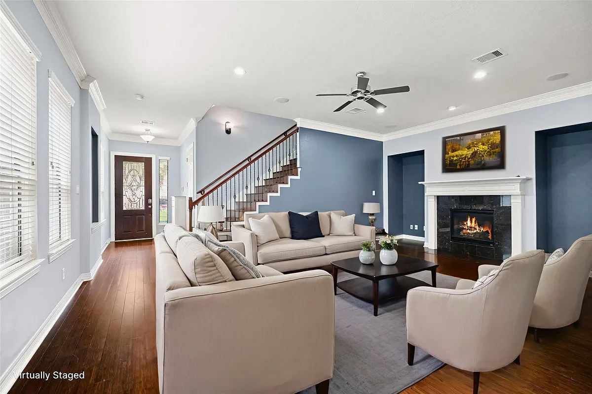 Building Photo - 3019 Royal Oaks Grv