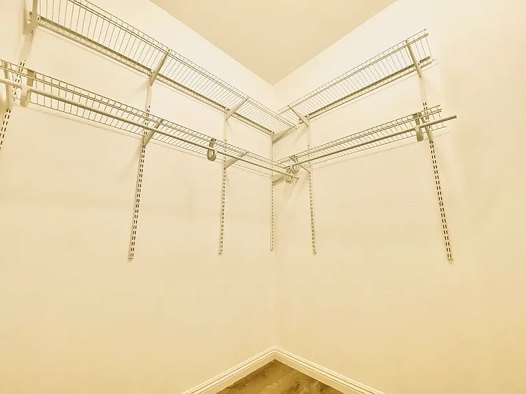 649.5 S Ridgeley Dr #102 — Photo 8