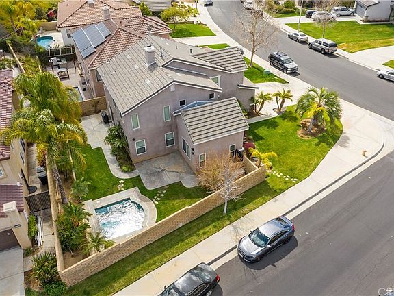 4th image of 28562 Agajanian Dr