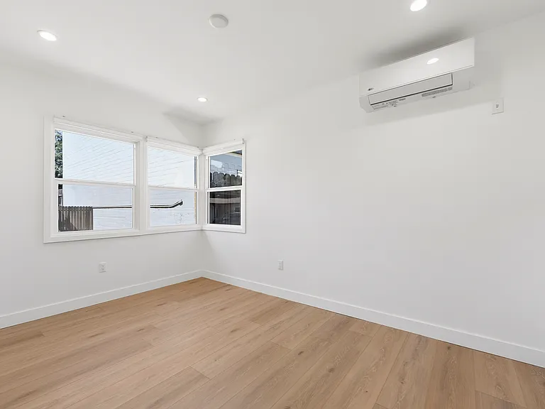 2817 Sycamore Ave — Photo 19