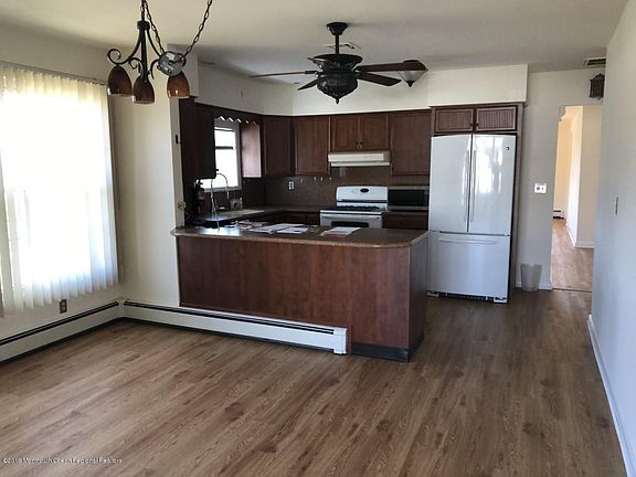 2nd image of 83 Guadeloupe Dr