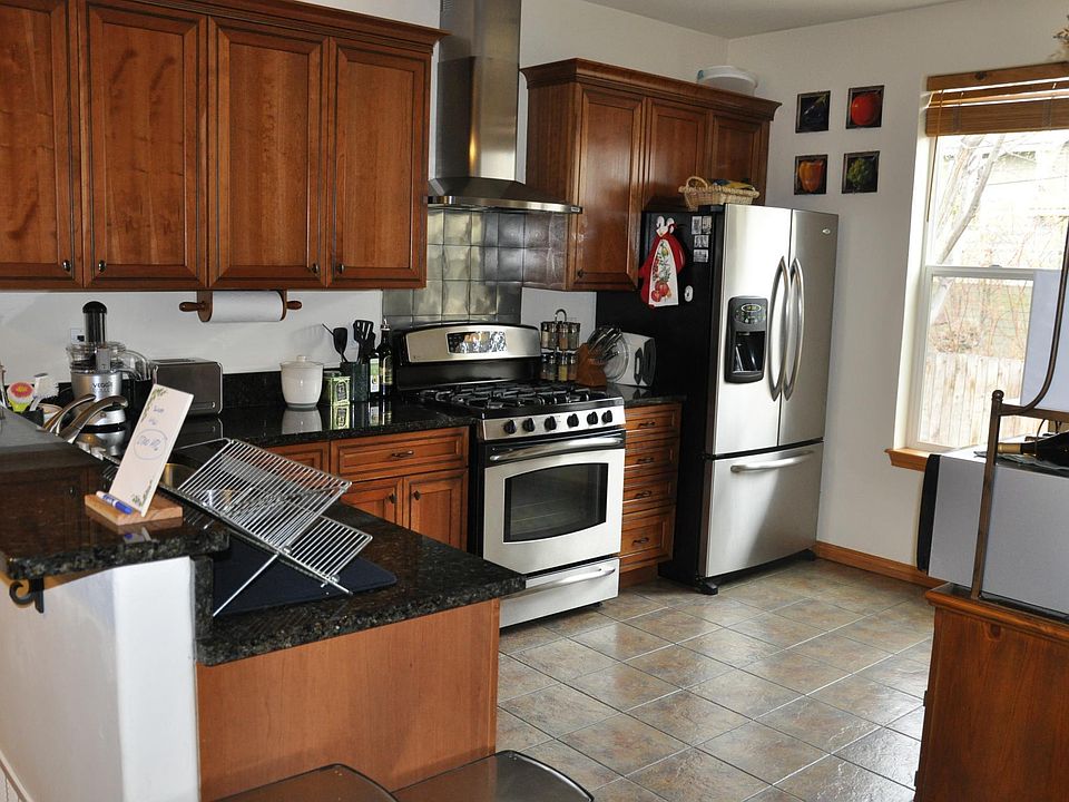 2nd image of 425 Boyd Dr