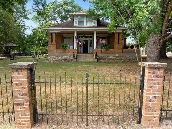 126 W Main, Lockesburg, AR 71846