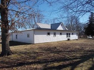 3206 N 1600th St, Herrick, IL 62431