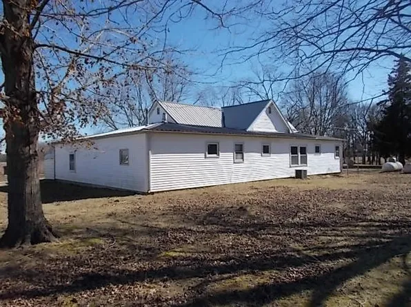 3206 N 1600th St, Herrick, IL 62431