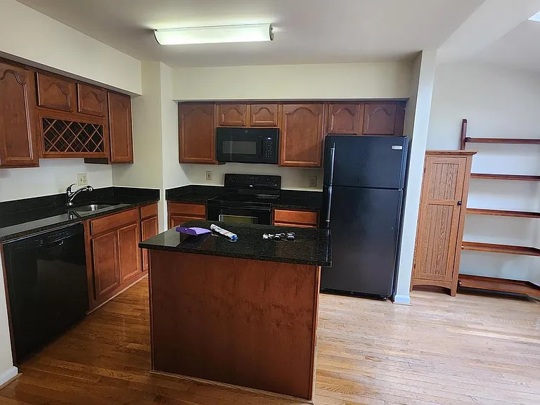 7766 Black Horse Ct — Photo 8