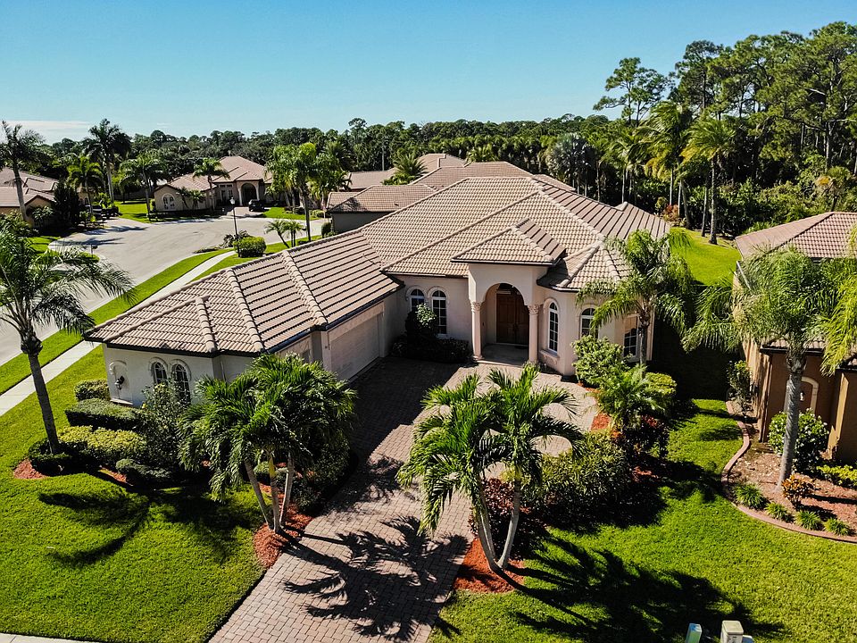 1st image of 819 SW Grand Reserves Blvd