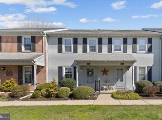 50 Ashlea Gdns, New Holland, PA 17557