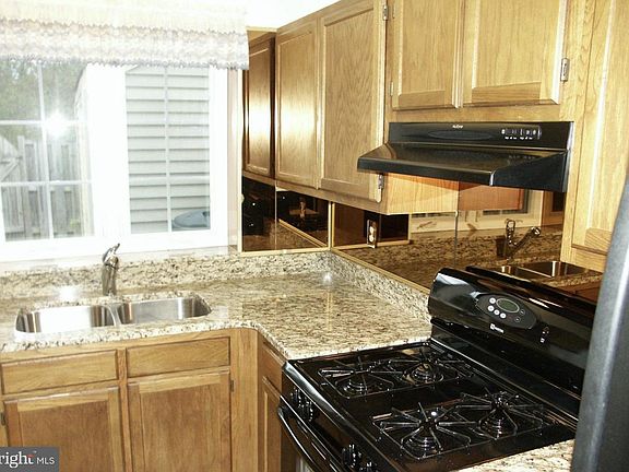 4th image of 7143 Tolliver St