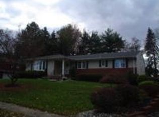 1 Ayers Ln, Clark, NJ 07066