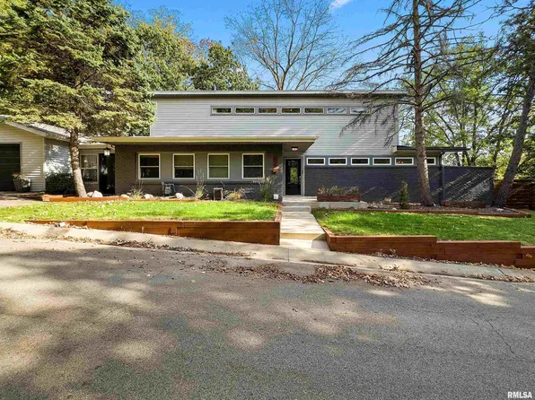 635 E High Point Ter, Peoria, IL 61614