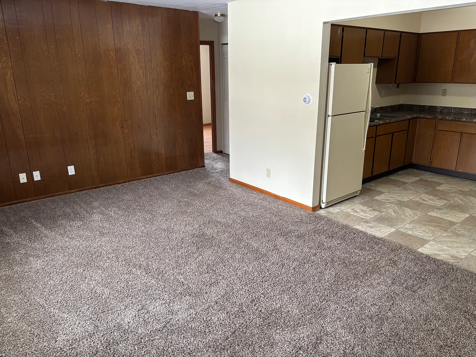 2 bed, $995 — Photo 2