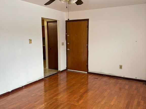 3rd image of 15 Peyster St #2